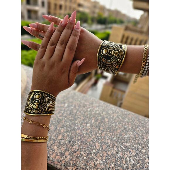 Winged Scarab Sun Bangle – Handmade Egyptian Brass Cuff for Luck & Protection - Picture 5 of 7